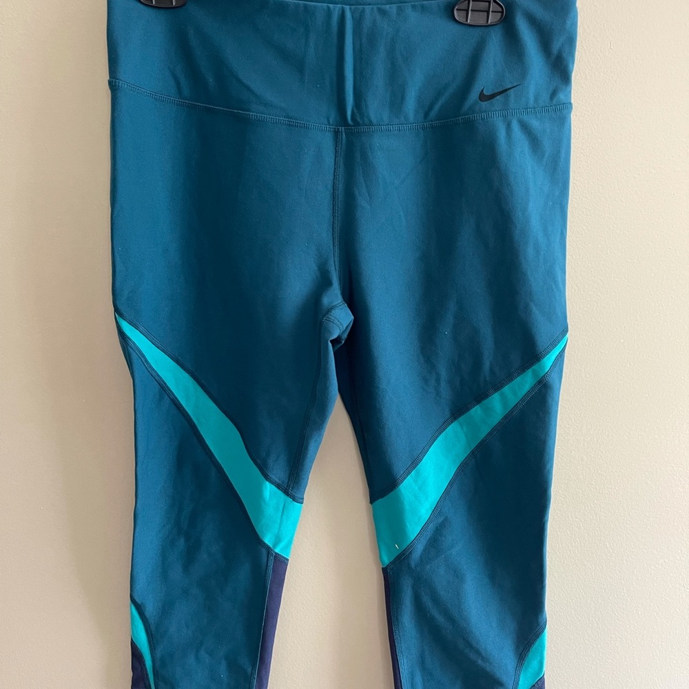 Teal Nike dry fit cropped leggings like new